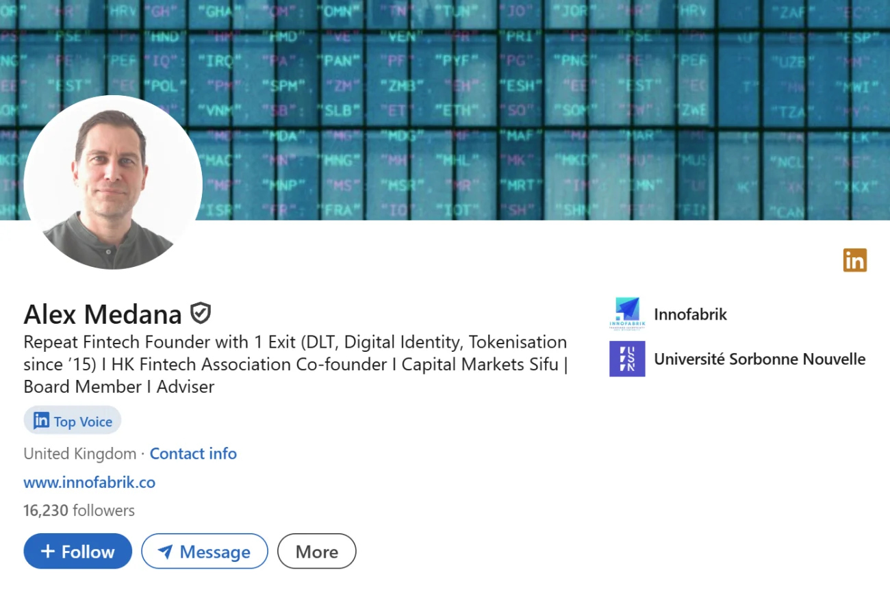 LinkedIn Headline Example For Industry Specific Leaders